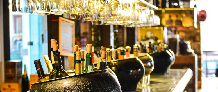 Ausgezeichnete Bars für ein Sugardaddy-Date in der Schweizer Stadt Lausanne